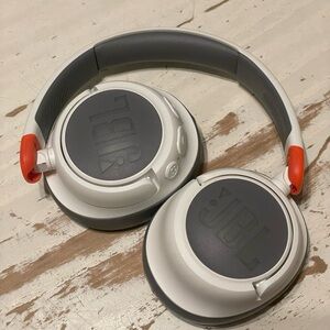 JBL JR 460NC - wireless over-ear noise-cancelling kids headphones + hard case